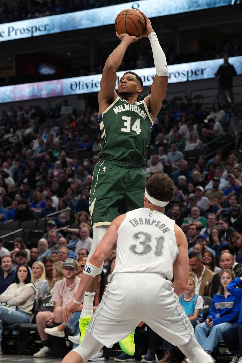 他不断利用 他不断利用