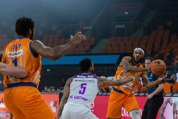 一直被外界 一直被外界