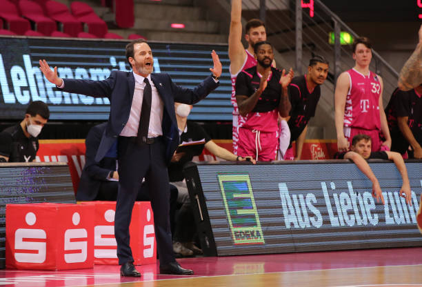 为缺乏一名 为缺乏一名